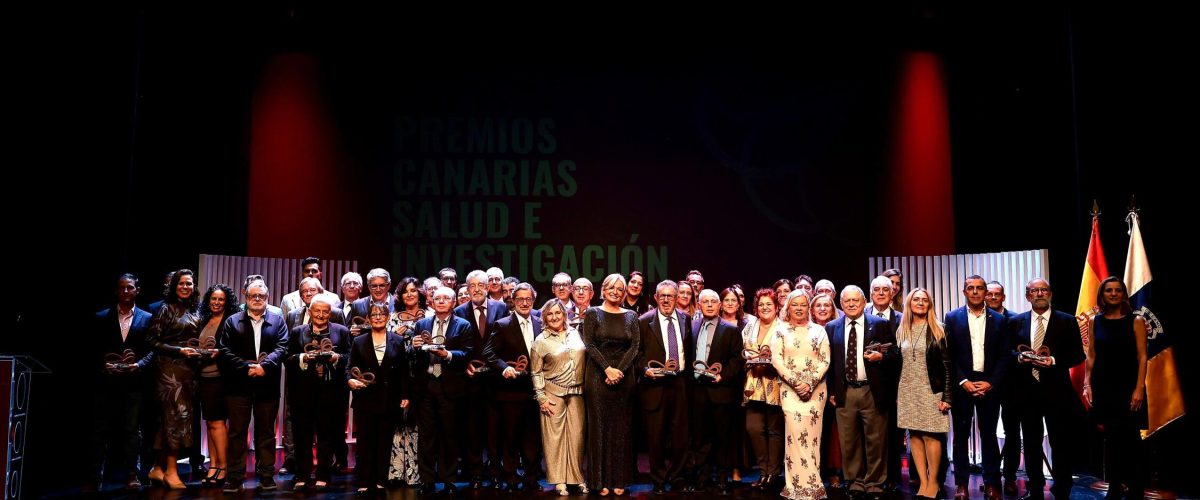 Foto de familia con los galardonados