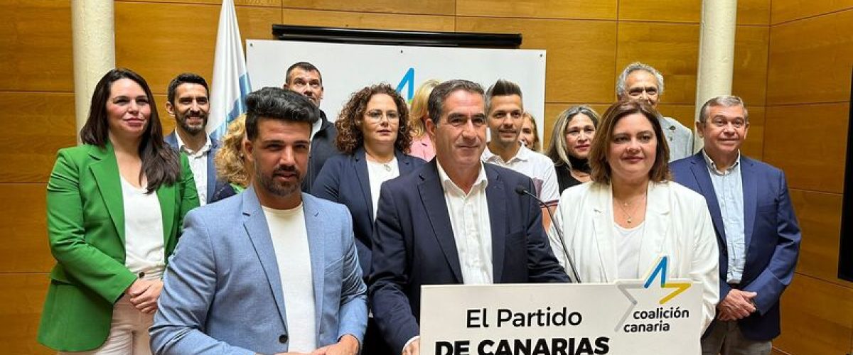 Francis Candil junto con parte del equipo que le acompana en la plancha electoral1