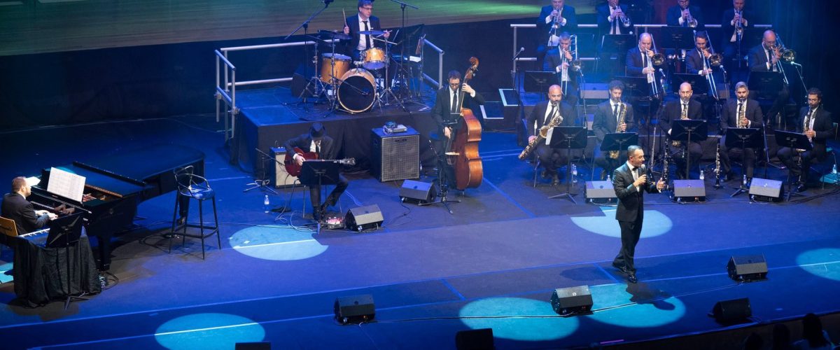 Gran Canaria Big Band y el cantante Fasur Rodríguez