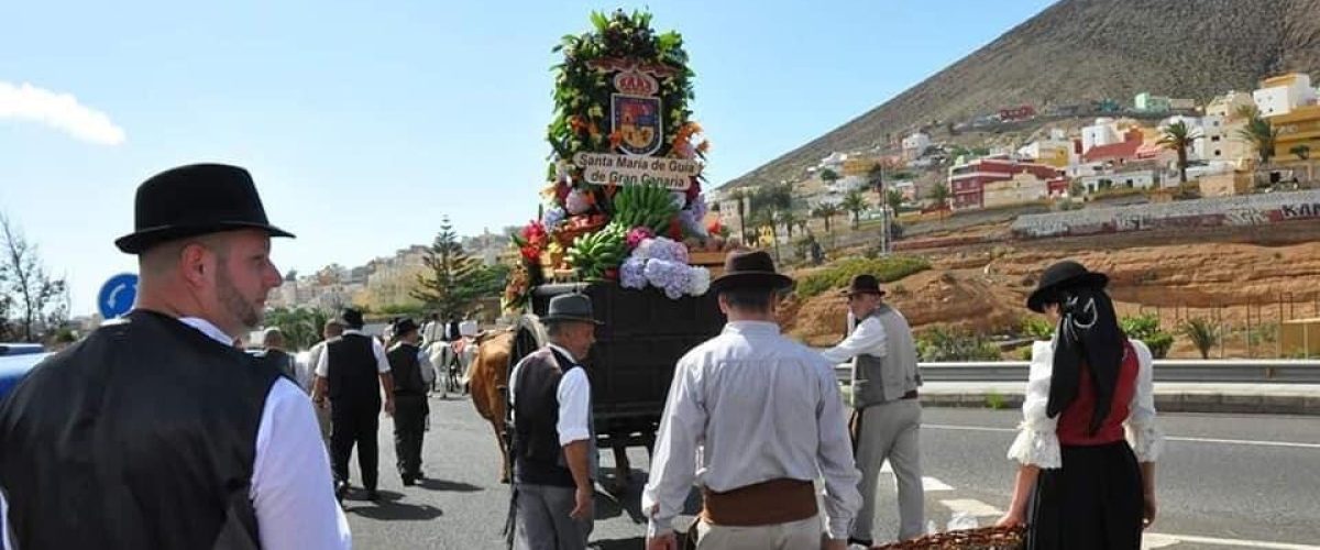 Imagen de archivo de los vecinos de Guia hacia la Romeria Ofrenda de Santiago Apostol de Galdar