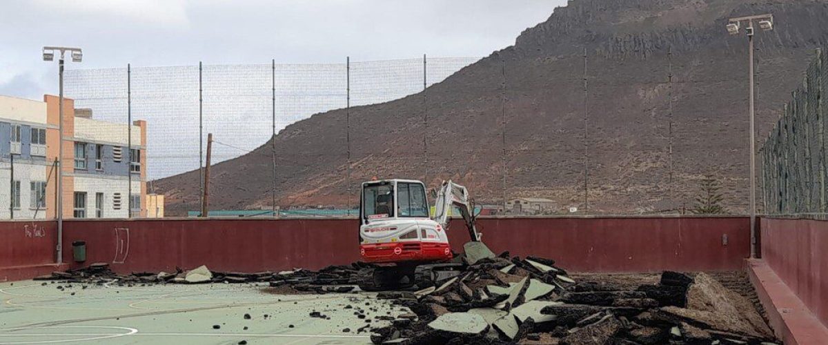 Inicio de la obra de la cubierta de la cancha de Los Quintana