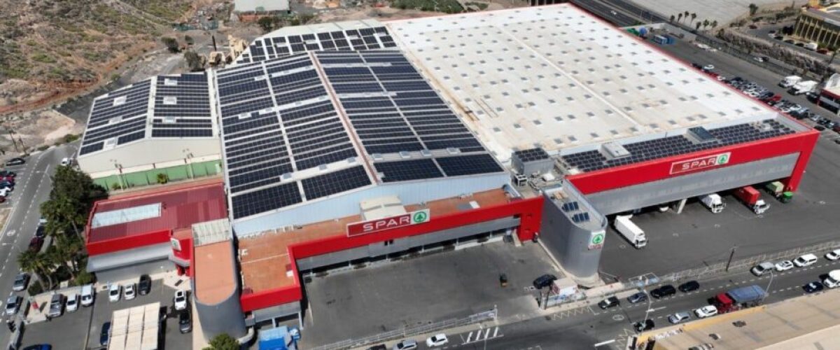 La central logistica de SPAR Gran Canaria en El Goro amplia su planta generador de energia solar