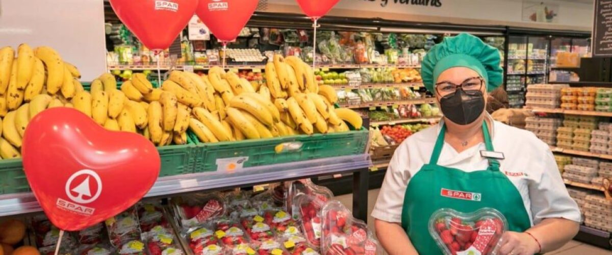 Las fruterias de SPAR Gran Canaria impulsan el consumo de la fresa de Valsequillo