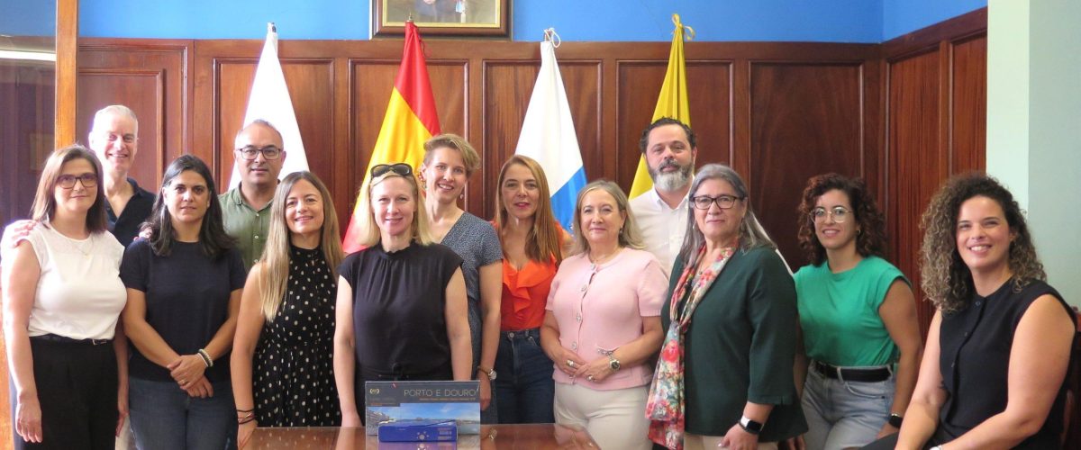 Las profesoras finlandesas y portuguesas fueron recibidas en las Casas Consistoriales por diversos miembros del grupo de gobierno