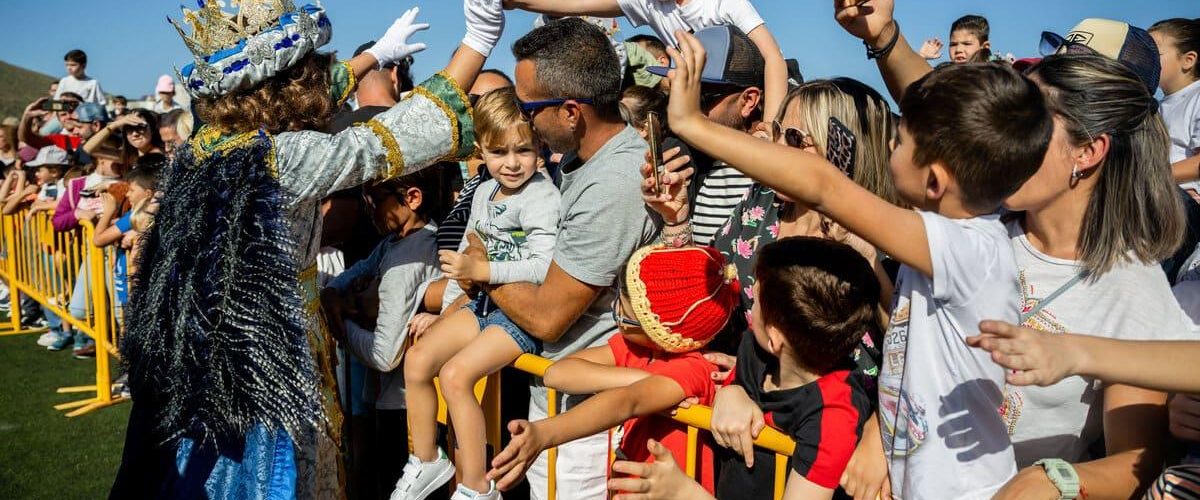 Llegada de SSMM los Reyes Magos al Estadio de Barrial el ano pasado