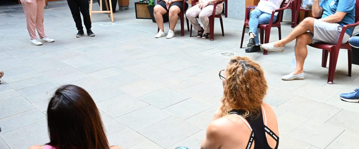 Los talleres de monólogos con brunch se celebraron en el patio central de la Casa de la Cultura (1)