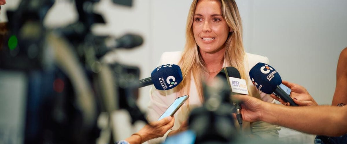 Maria Fernandez en el registro de la candidatura al Congreso de los Diputados