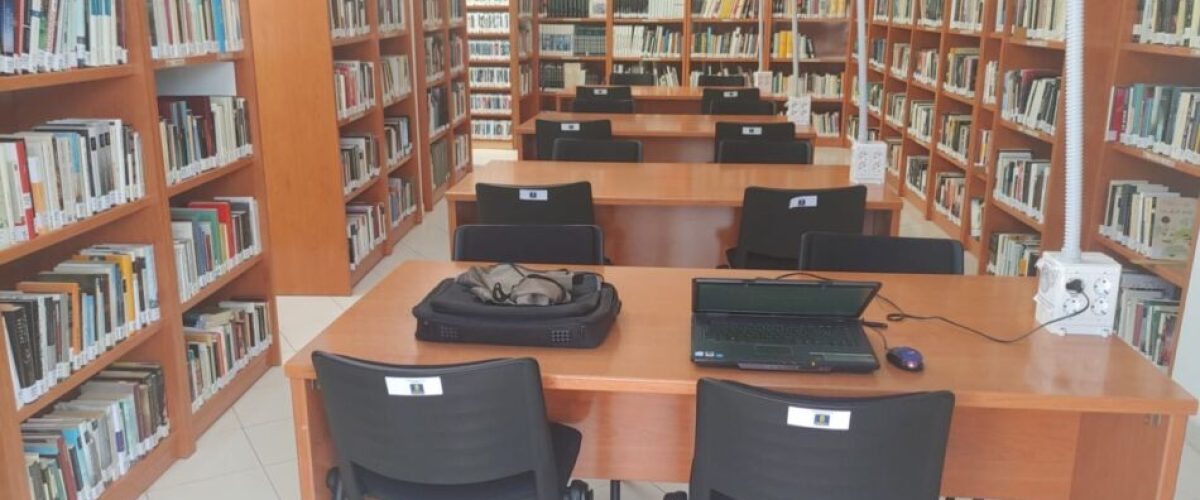 Nuevas sillas en la Biblioteca