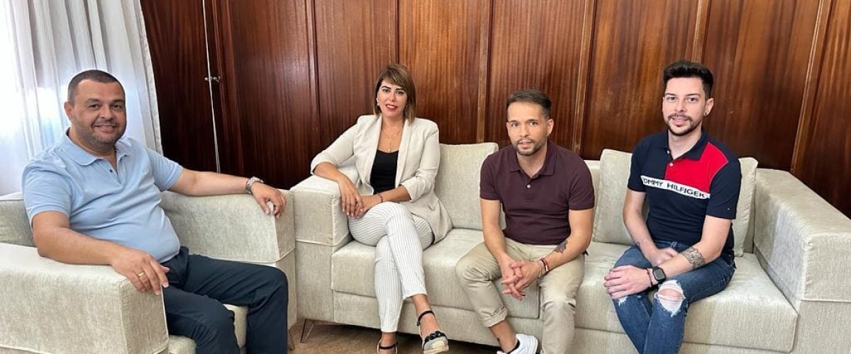 Pedro Rodriguez junto a Yuridia Vega Ruben Martin y Sergio Suarez a la derecha de la imagen durante el encuentro