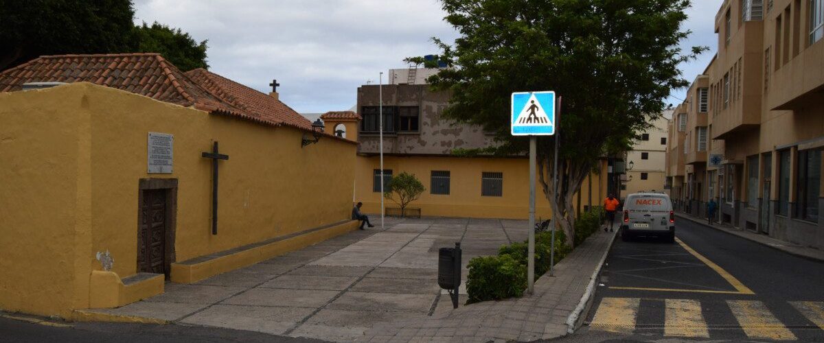 Plaza de San Sebastian desde la calle Capitan Carrascosa y con Franciscanos a la derecha