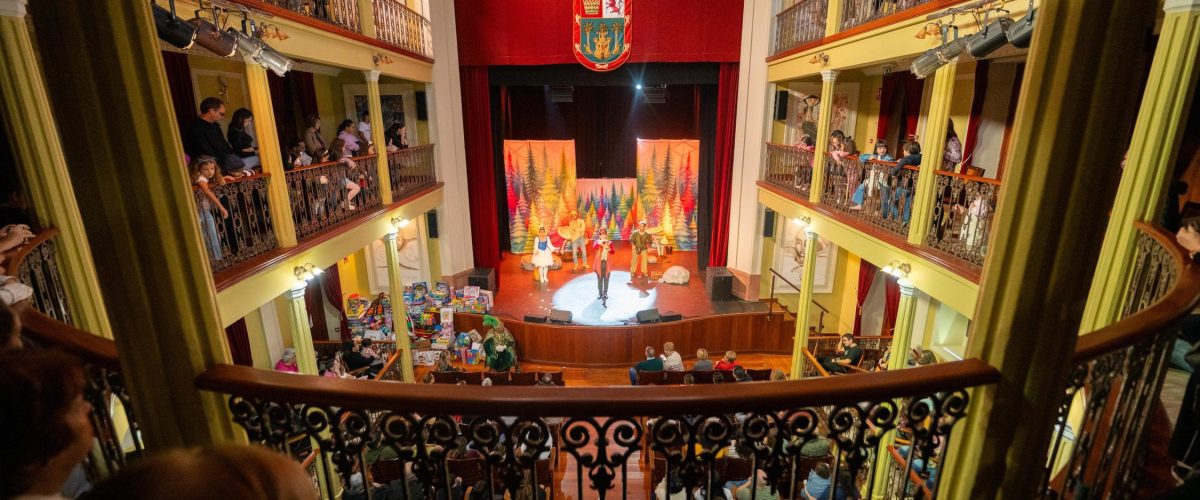 Recogida solidaria de juguetes en el Teatro Consistorial