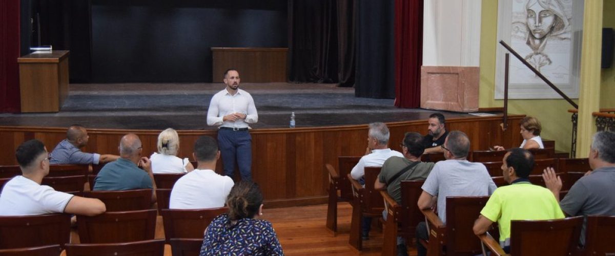 Reunion de coordinacion de limpieza para la Romeria presidida por Julio Mateo