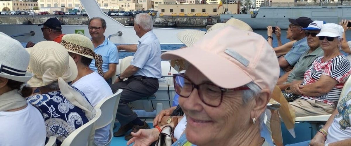 Salida en barco por el Puerto de Las Palmas organizada este mes por el Centro de Mayores