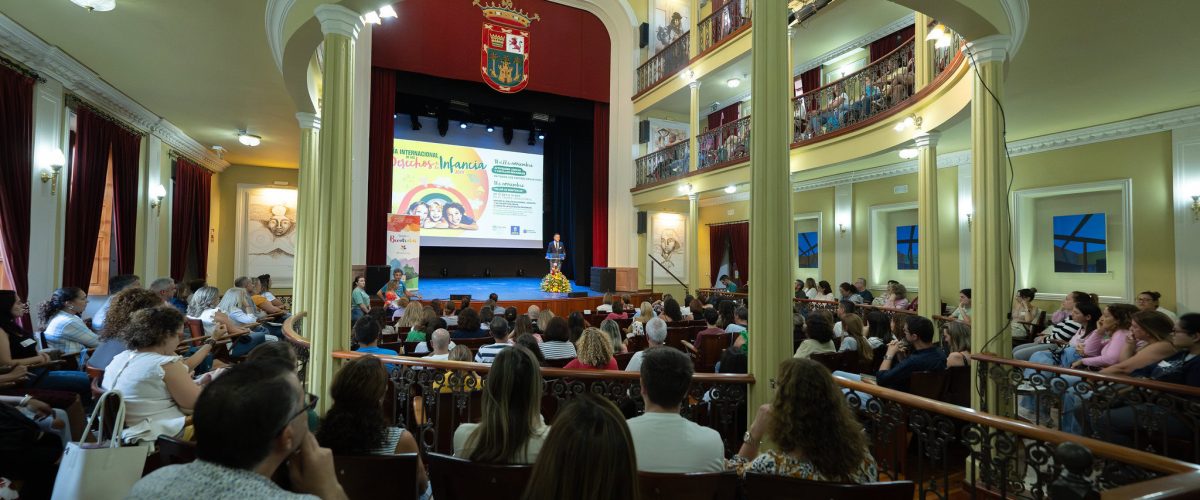 Teodoro Sosa, alcalde de Gáldar, en el Teatro Consistorial durante el taller Vive el Bientratar