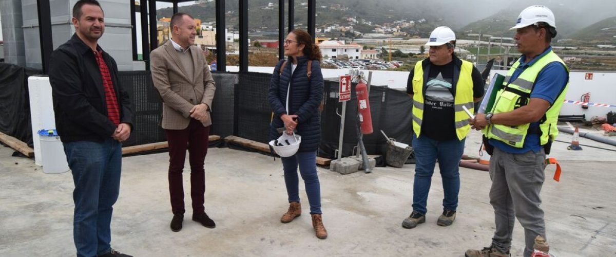 Teodoro Sosa y Heriberto Reyes durante su visita al inicio de la obra de la segunda fase del Aparcamiento Las Guayarminas 1