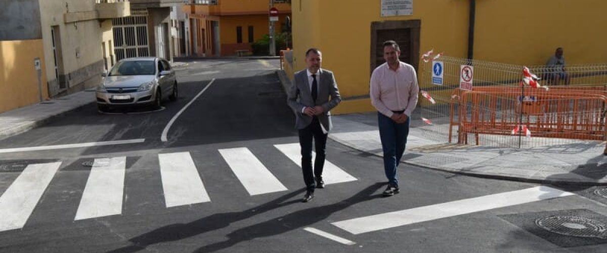 Teodoro Sosa y Heriberto Reyes en la calle Capitan Carrascosa 1