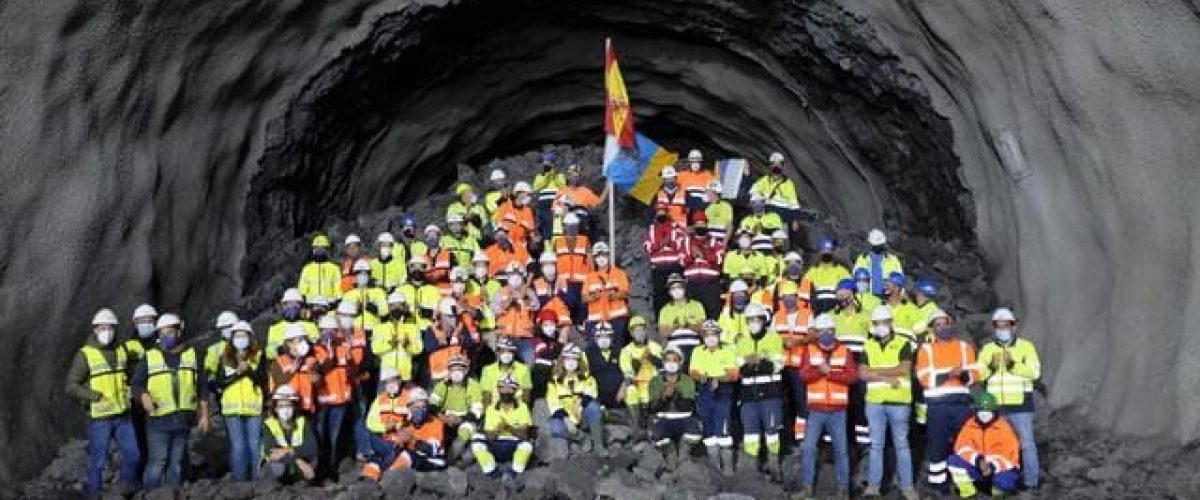 Trabajadores carretera La Aldea 2 1