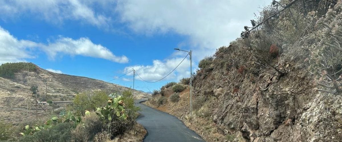 Tramo asfaltado en el camino de La Gloria