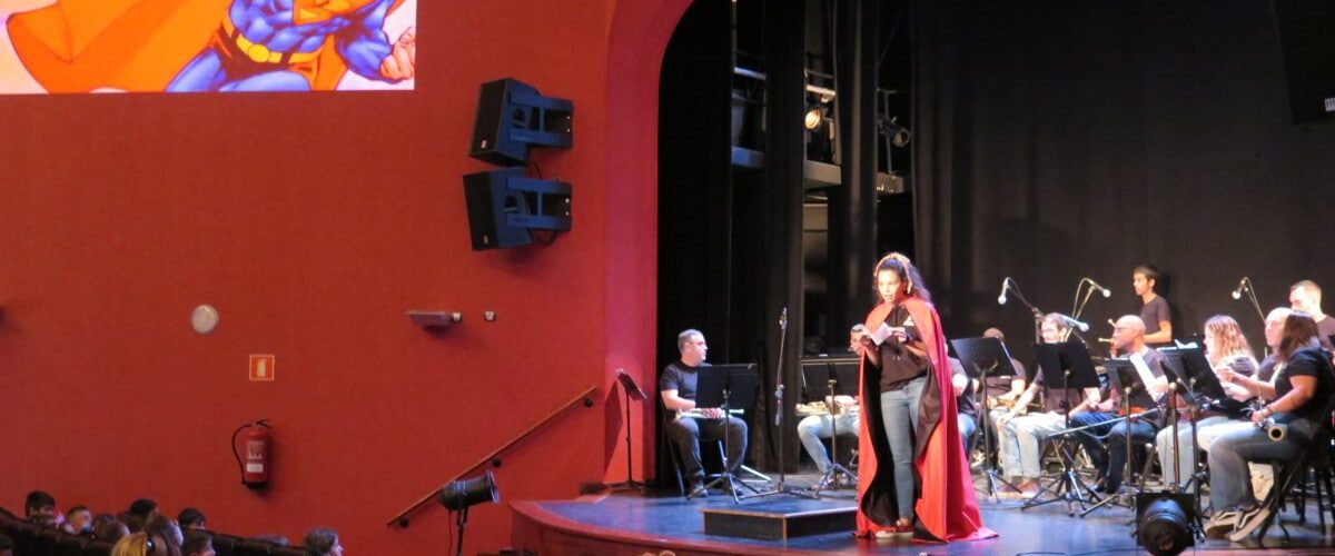 Un momento de del Concierto Escolar de las Escuelas Artisticas en el Teatro Hesperides