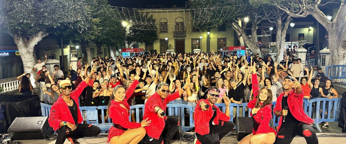 Un momento de la celebración del Unifest el viernes por la noche en la Plaza Grande