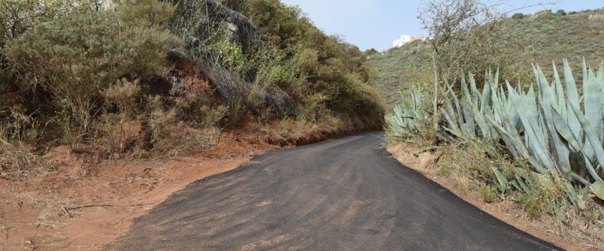 Uno de los nuevos taludes en la carretera de Palomino 1 1