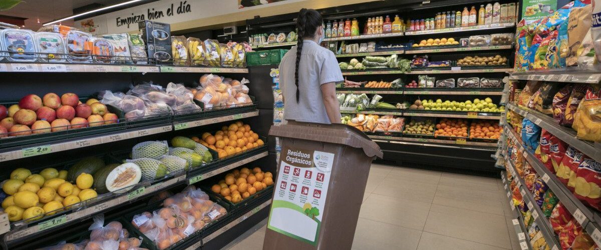 Varias tiendas SPAR participan recogiendo restos organicos a traves del contenedor marron