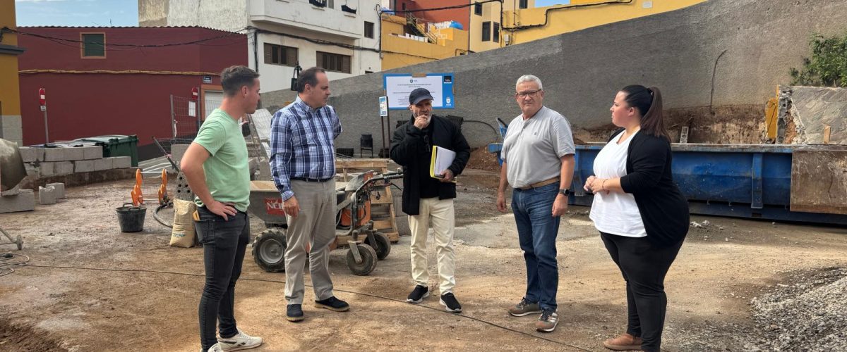 Visita a las obras que se están ejecutando en la plaza de San Pablo de Becerril