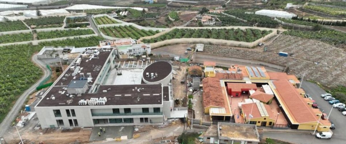 Vista aerea de la Residencia Tarazona a la derecha de la imagen junto al nuevo edificio con el que formara el futuro Complejo Sociosanitario de Guia