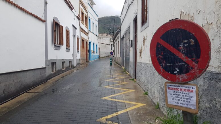 Se mantiene la prohibición de estacionar en la calle Aldea Blanca hasta este viernes