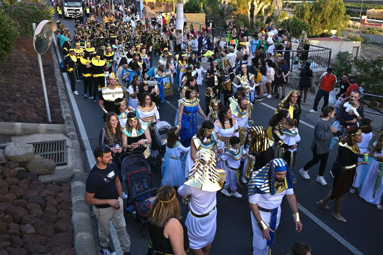 Miles de personas se unen a la Gran Cabalgata del Carnaval de Gáldar