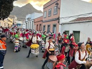 La Aldea de San Nicolás se prepara para su segundo fin de semana de carnaval con La Gran Cabalgata en la tarde de este sábado