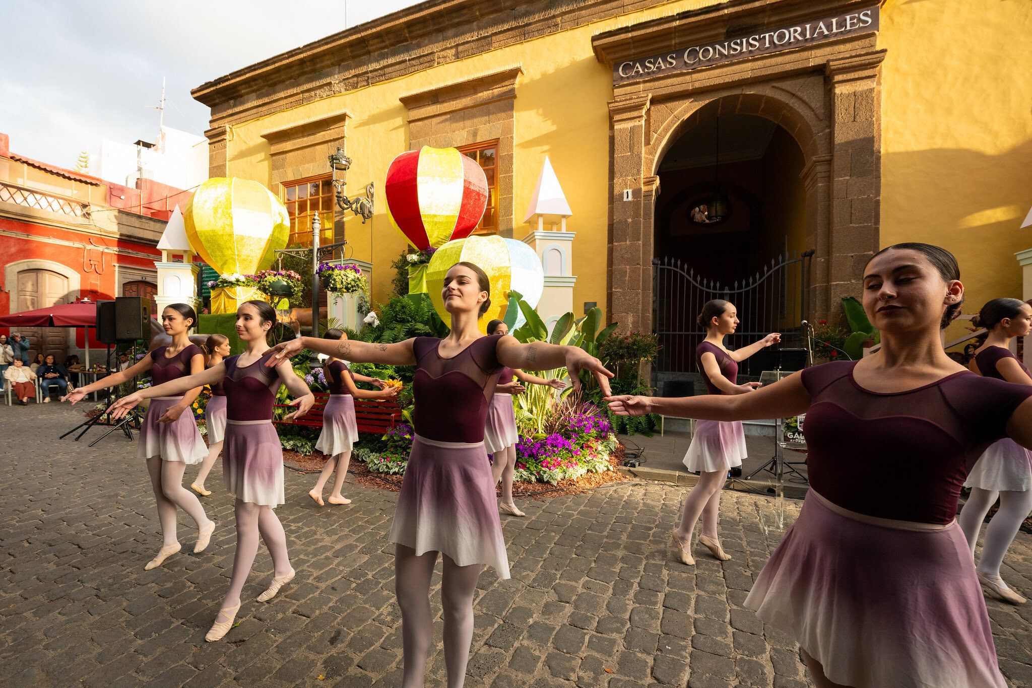 La primavera ya florece en el casco histórico con la inauguración de la quinta edición de ‘Gáldar en Flor’