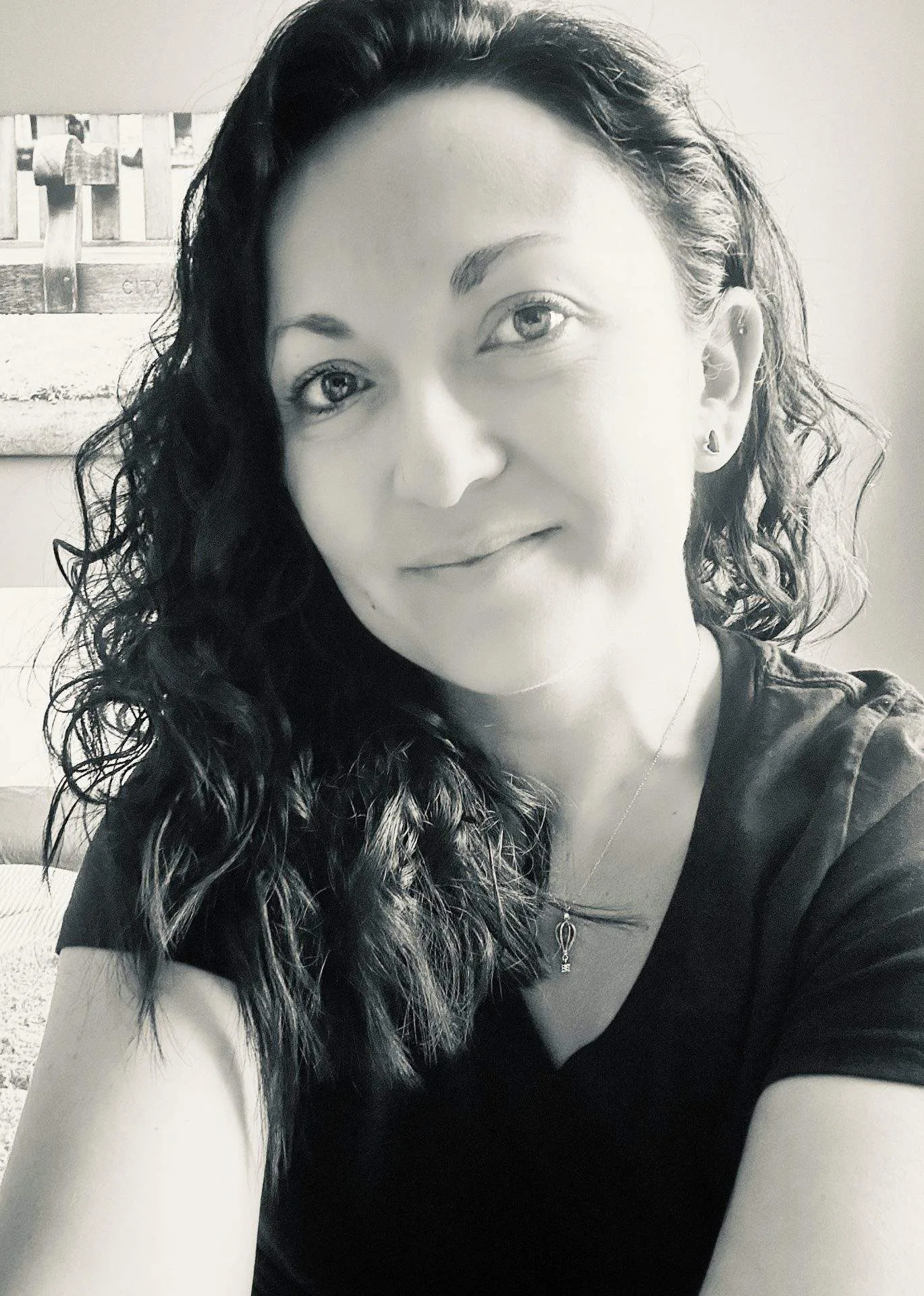 Olga Valiente: tres libros, muchas vidas y una autora que no deja de sorprender