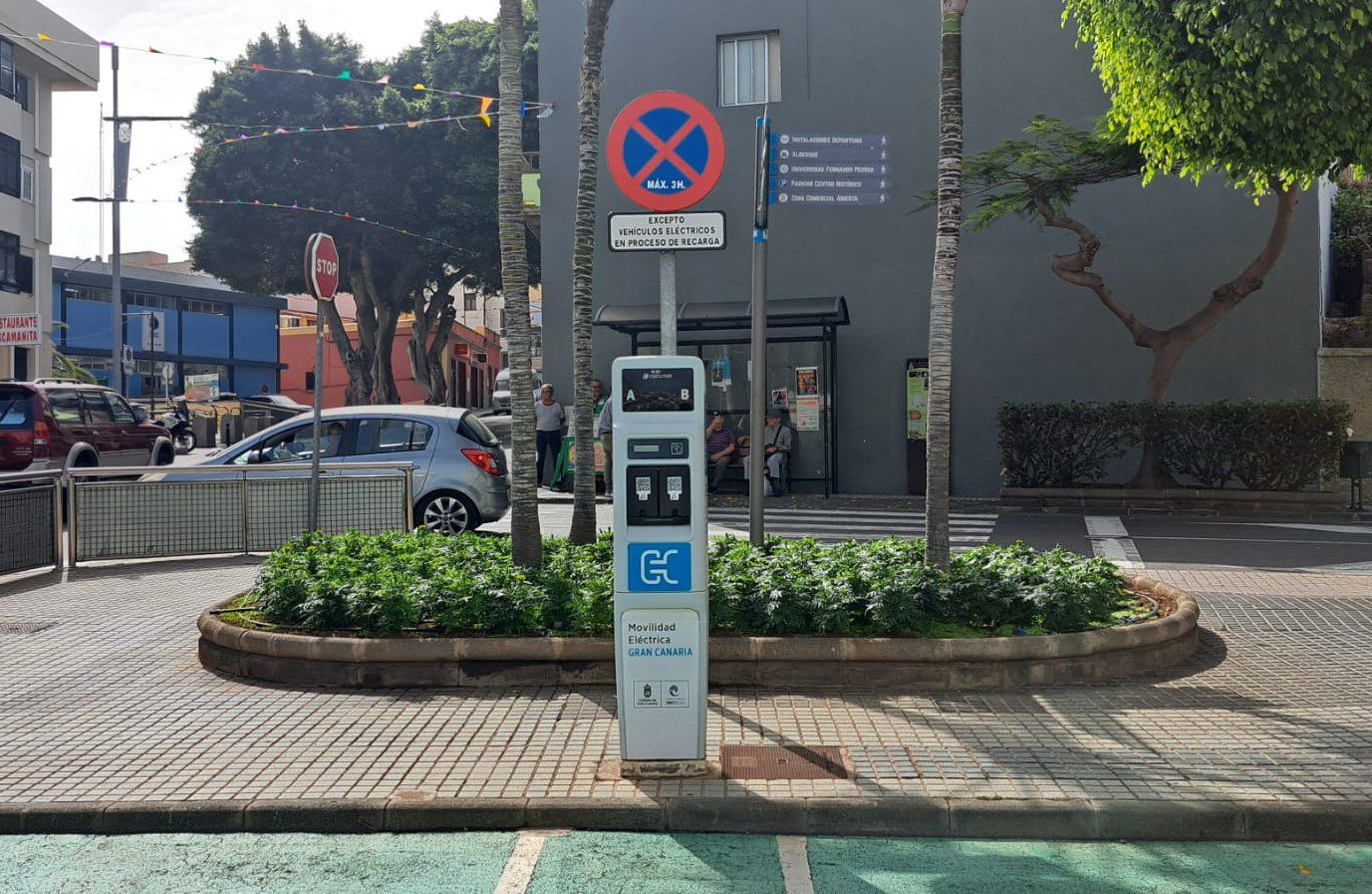 Punto de recarga de vehículos eléctricos junto al centro de salud del casco - NorteGranCanaria -