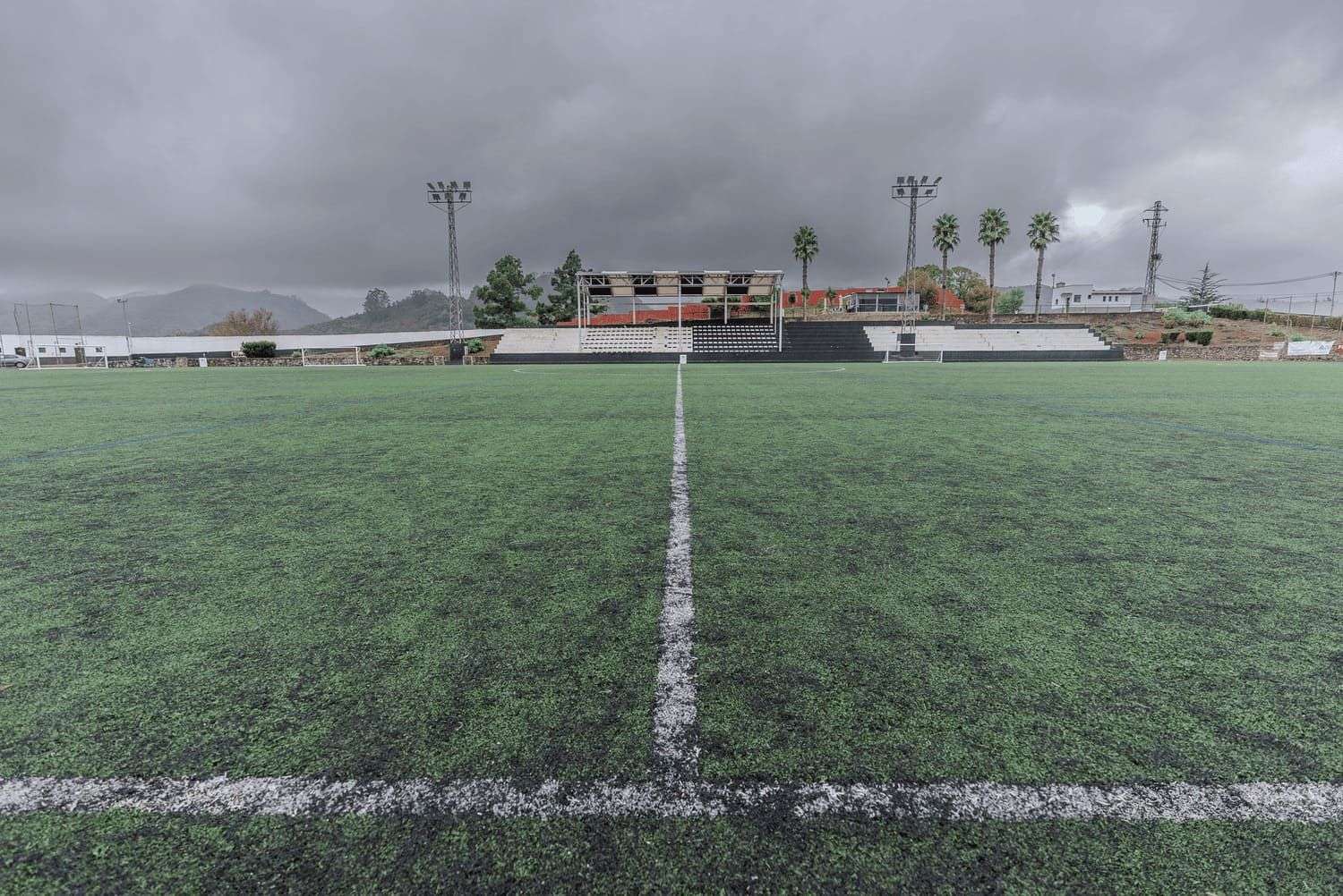 Abierto el periodo de licitación para renovar el césped artificial del campo de fútbol de La Laguna