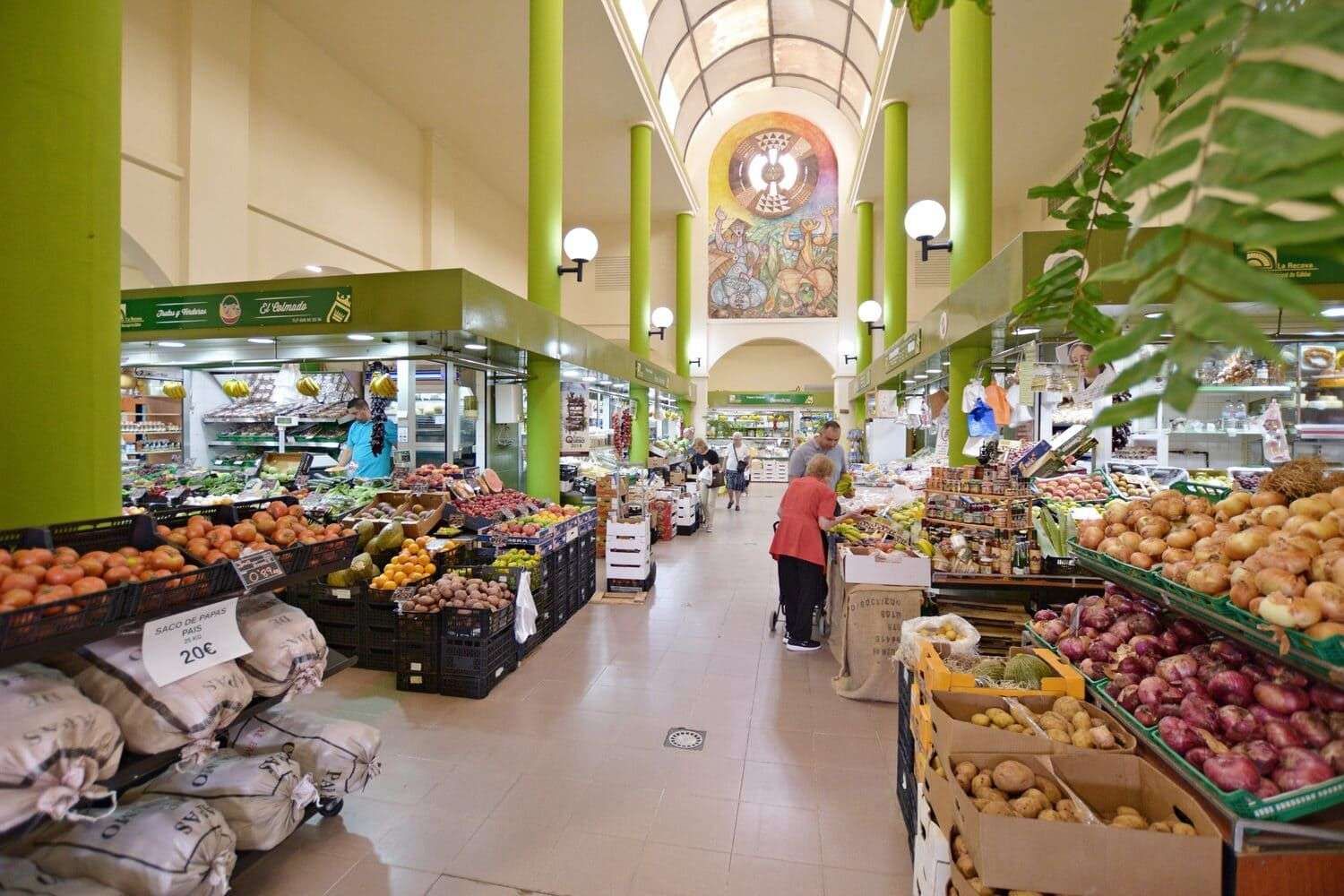 Con motivo de las festividades de diciembre, el Mercado Municipal La Recova de Gáldar adapta su horario para garantizar el servicio a la ciudadanía y facilitar la celebración de estas fechas tan señaladas.