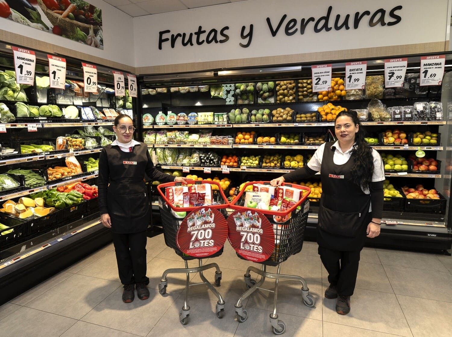 SPAR Gran Canaria impulsa el ahorro de sus clientes con la entrega de 700 lotes de productos esenciales
