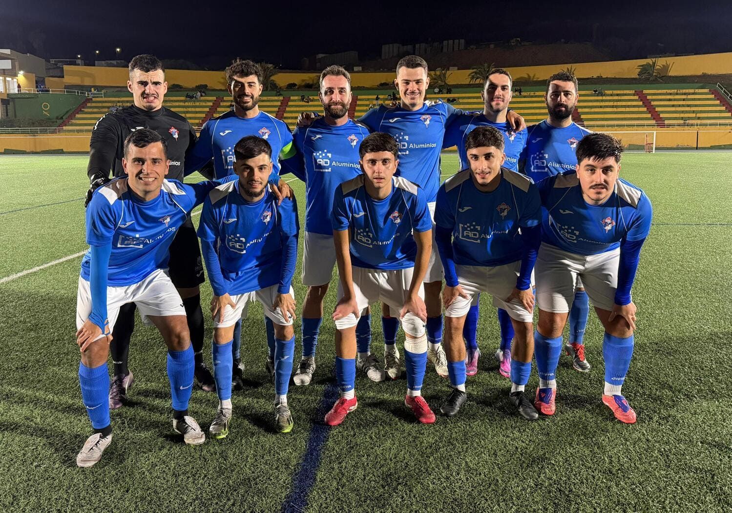 El CD San Isidro compite con orgullo ante el líder At. Gran Canaria, pero se queda sin premio