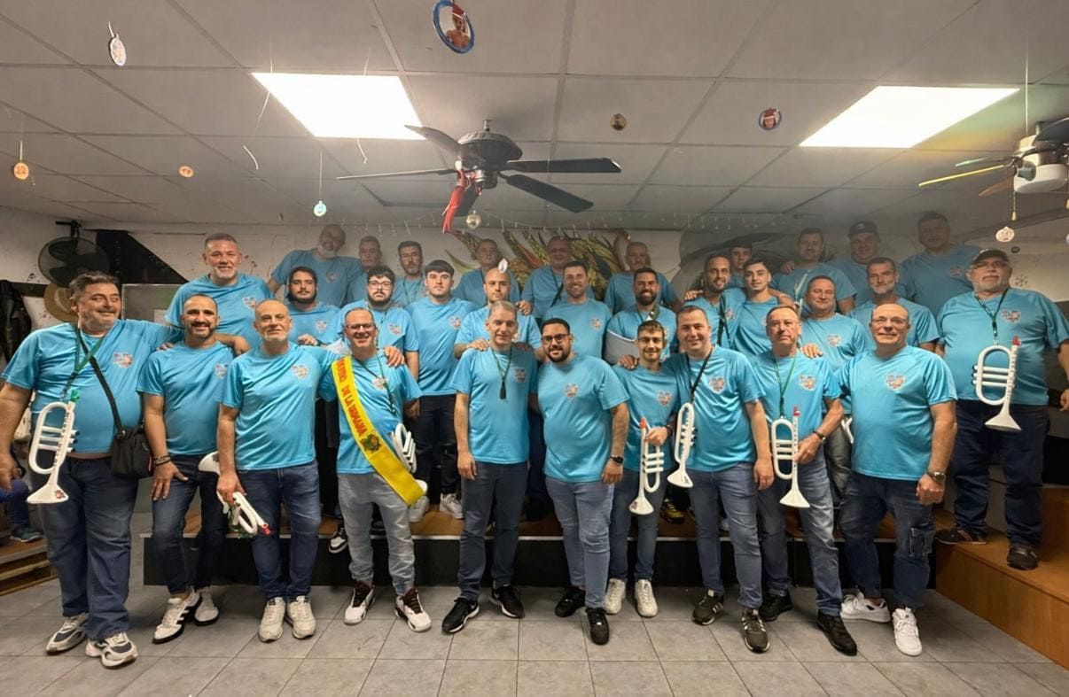 La murga Ni Más ni Menos se estrena en el Carnaval de Arucas 2026