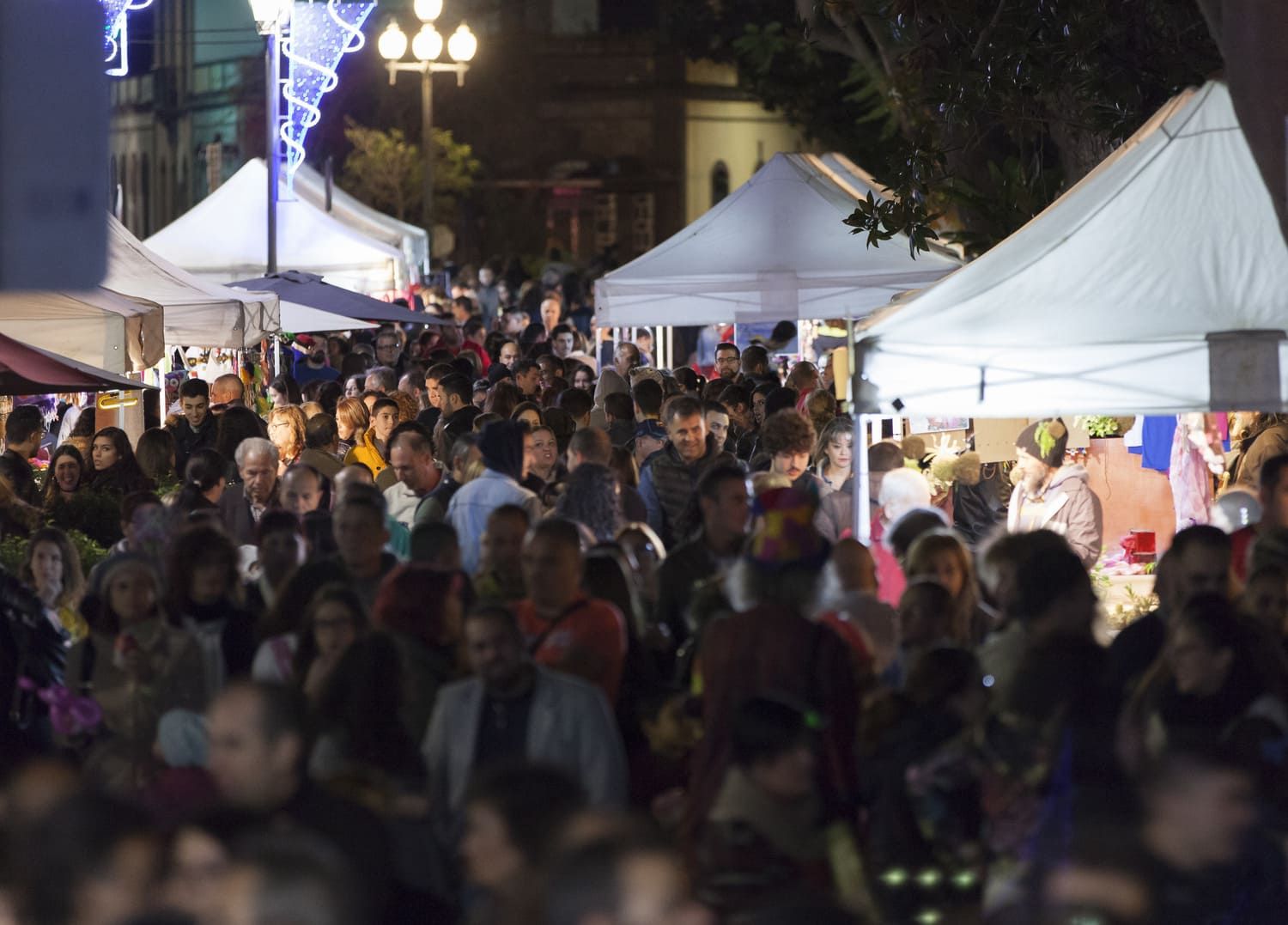 Arucas inaugura su tradicional Mercadillo de Reyes