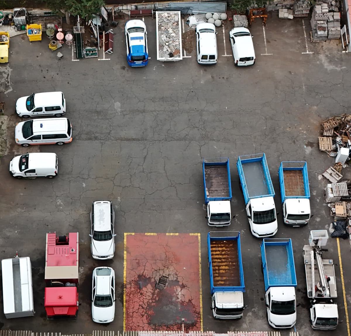 En torno a una decena de vehículos del Ayuntamiento de Guía inoperativos por no tener la ITV en vigor