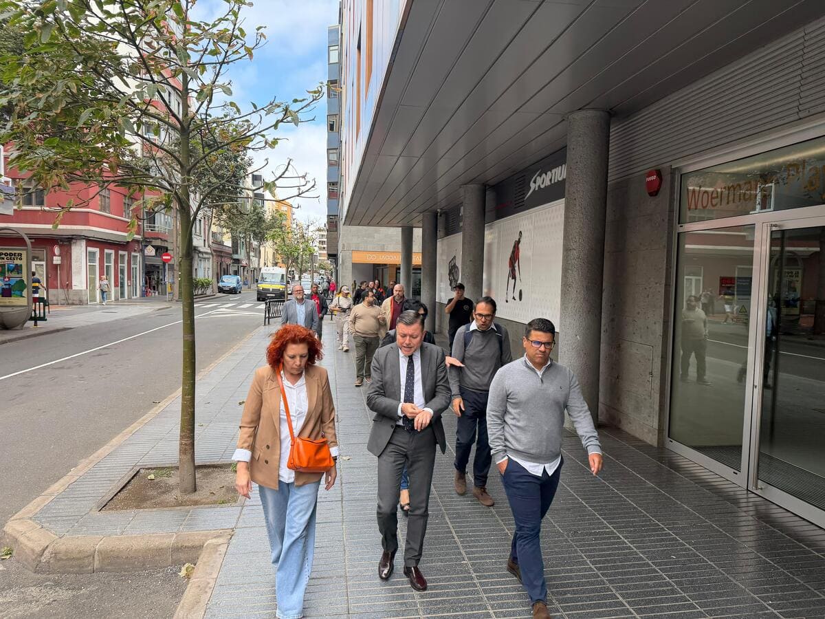 Teodoro Sosa respalda la apuesta de la zona Puerto-Canteras por revitalizar sus calles y recuperar el pulso comercial