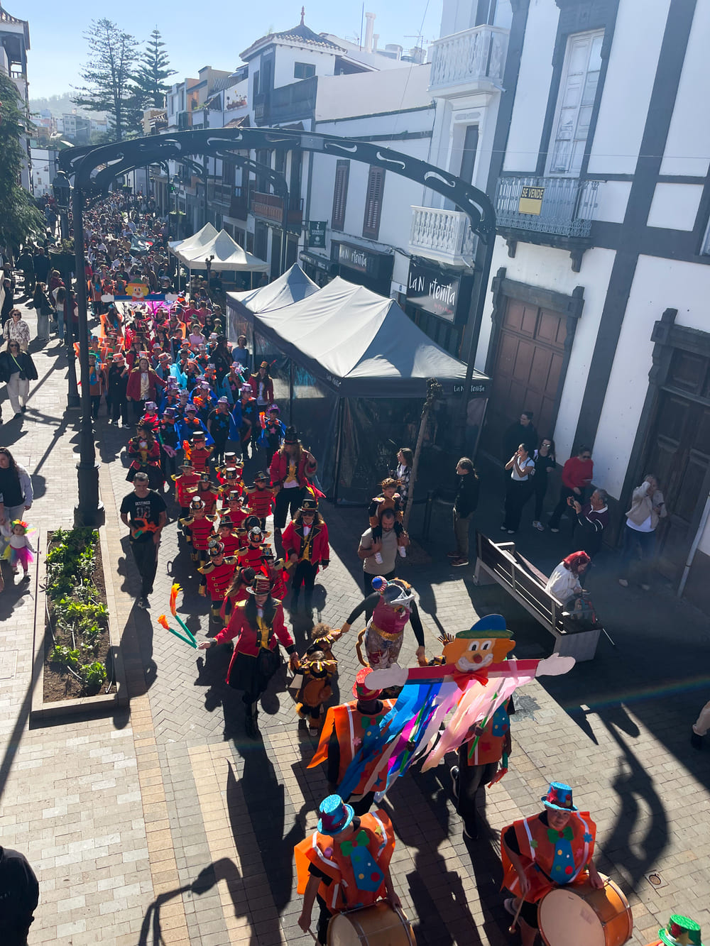 El Carnaval Infantil llena de color y ritmo el casco de la Villa de Moya
