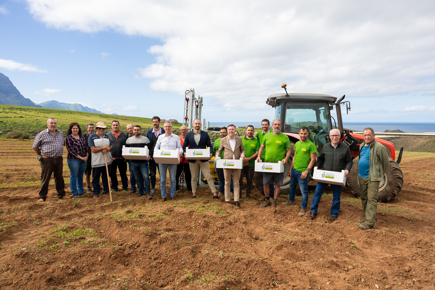 Los productores de cebolla de Gáldar modernizan sus cultivos con tecnología vanguardia