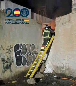 La Policía Nacional detiene al presunto autor de un incendio provocado que puso en grave riesgo la vida de dos personas