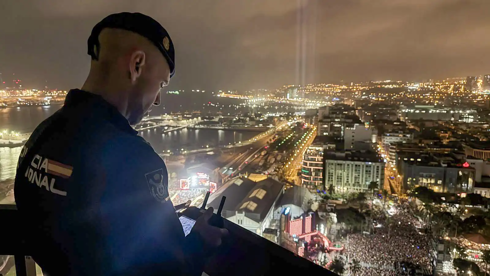 La Policía Nacional desplegó un amplio dispositivo de seguridad con motivo del concierto de Marc Anthony en el Parque de Santa Catalina