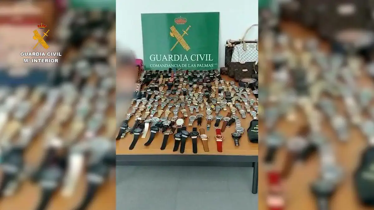 La Guardia Civil interviene ropa y bolsos falsificados en Puerto Rico-Mogán