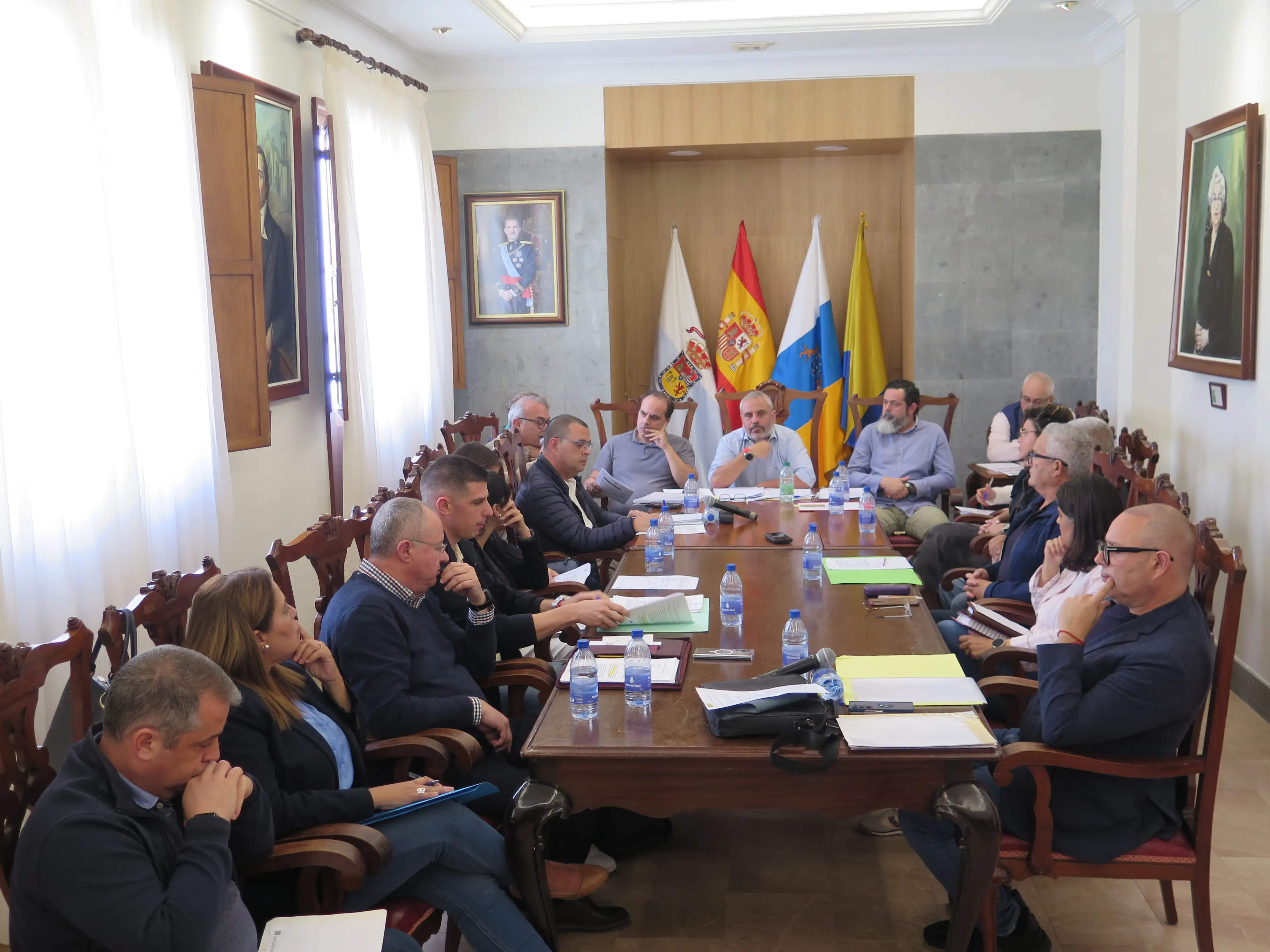 El gobierno de Alfredo Gonçalves lleva al Ayuntamiento de Guía a una “parada técnica” en apenas un año y medio, según la Interventora municipal