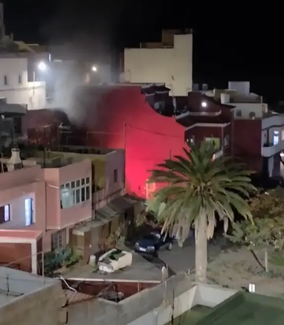 Susto en la noche de Gáldar: una explosión de gas sacude Sardina del Norte sin causar heridos