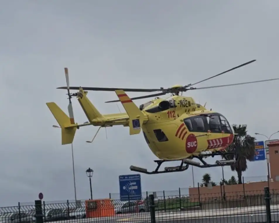 El helicóptero del SUC con base en Fuerteventura realiza su primer servicio una hora después de su presentación